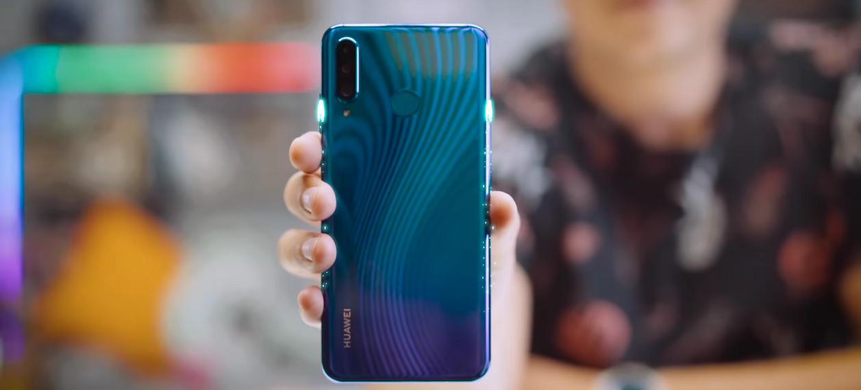 Recenzja Huawei P30 lite. Prostota, która przekłada się na przyjemność z korzystania [Bart Check]