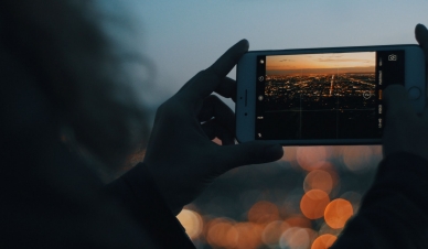 Jak zrobić zdjęcia nocne smartfonem – poradnik dla miłośników fotografii nocnej