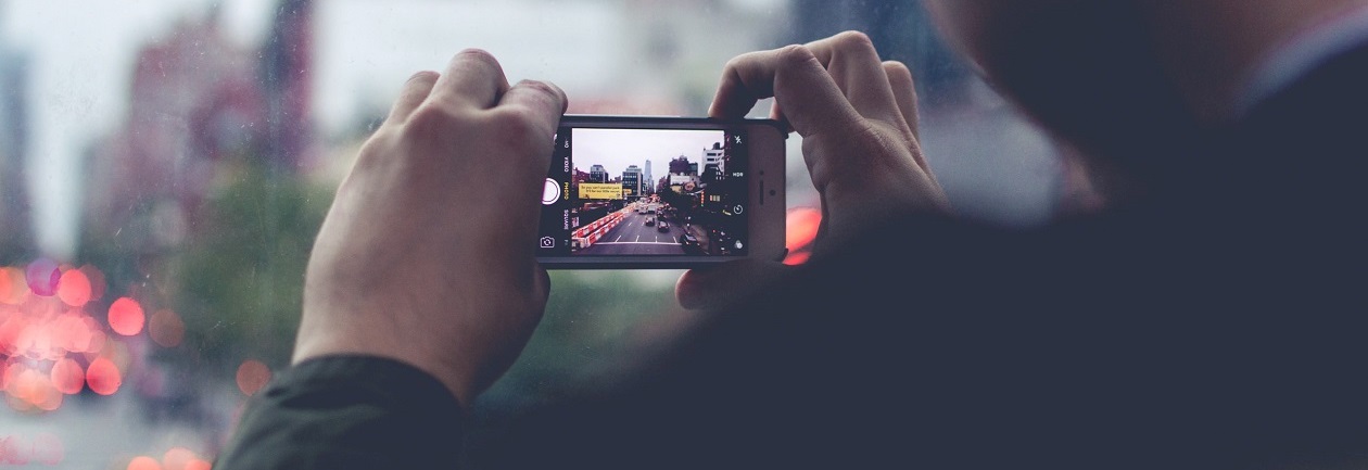 Jak nakręcić dobre wideo smartfonem i z jakich aplikacji warto korzystać – poradnik dla twórców