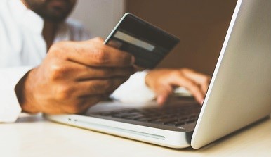 Płatności online – wszystko, co musisz wiedzieć o tym, jak płacić w internecie