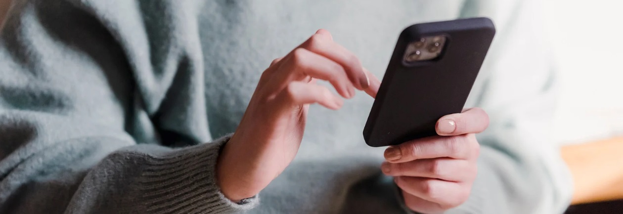 Jak działa automatyczne uzupełnianie kodów SMS?
