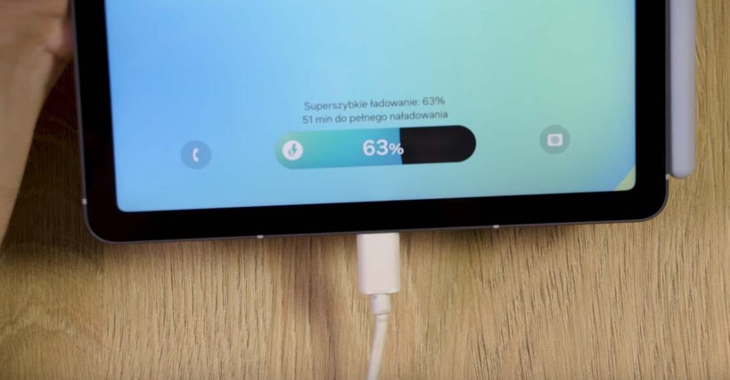 Ładowanie w Samsung Galaxy Tab S10 FE jest szybkie i niezawodne.