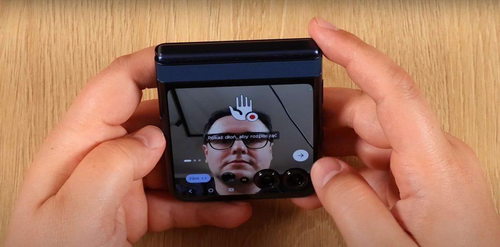 Ekran zewnętrzny w Motorola Razr 60 5G to absolutny unikat w skali polskiego rynku.
