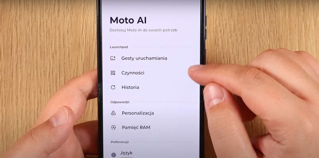 Moto AI to innowacyjna forma korzystania z telefonu oparta na sztucznej inteligencji.