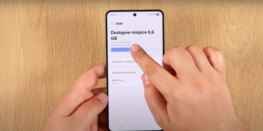 RAM w Samsung Galaxy S25 Edge daje radę nawet najcięższym grom na rynku.
