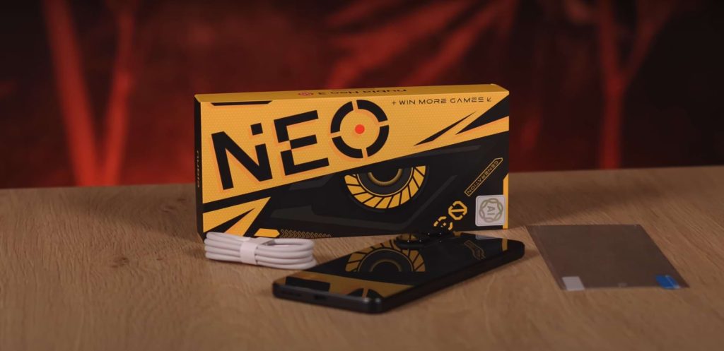 W zestawie z Nubia Neo 3 jest kilka przydatnych elementów.