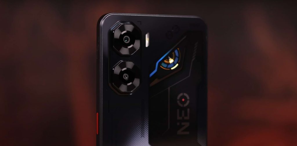 Dioda na plecach Nubia Neo 3 robi wrażenie szczególnie po zmroku.