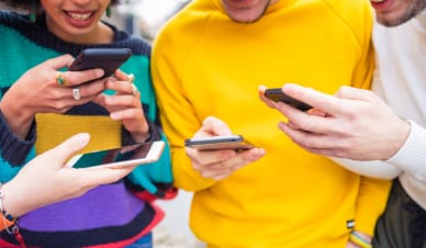 iPhone czy Samsung – który smartfon lepszy dla biznesu?
