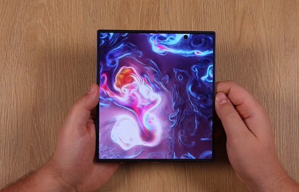 Duży wyświetlacz Samsunga Galaxy Z Fold 7