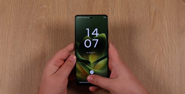 Ekran smartfona Motorola Edge 70
