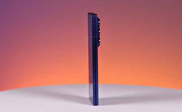 Cienki smartfon Samsung Galaxy Z Fold 7
