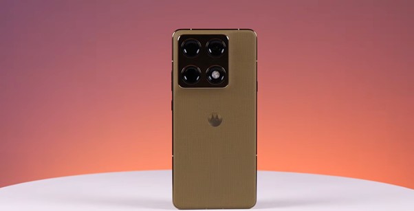 Tył telefonu Motorola Signature